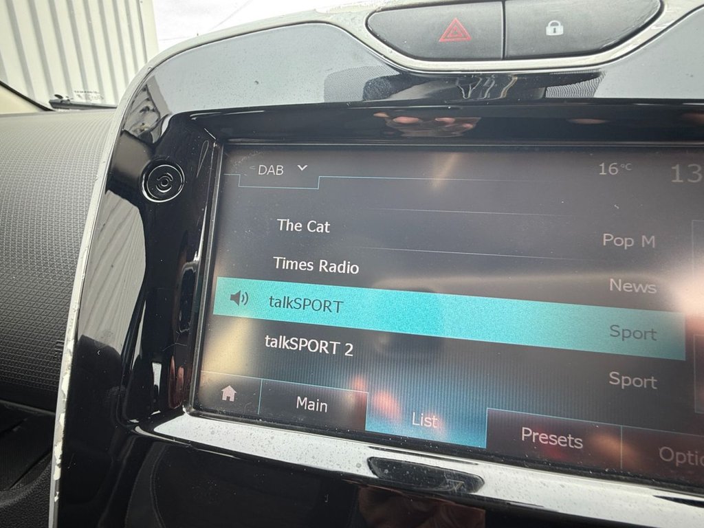 Used Renault Clio 2016 for sale - 76168091: Photo 34