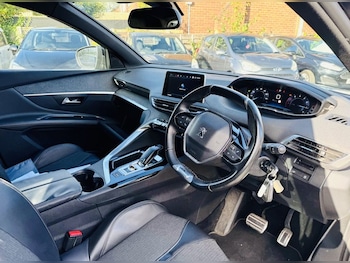 Used Peugeot 3008 2018 for sale - 76582862: Photo