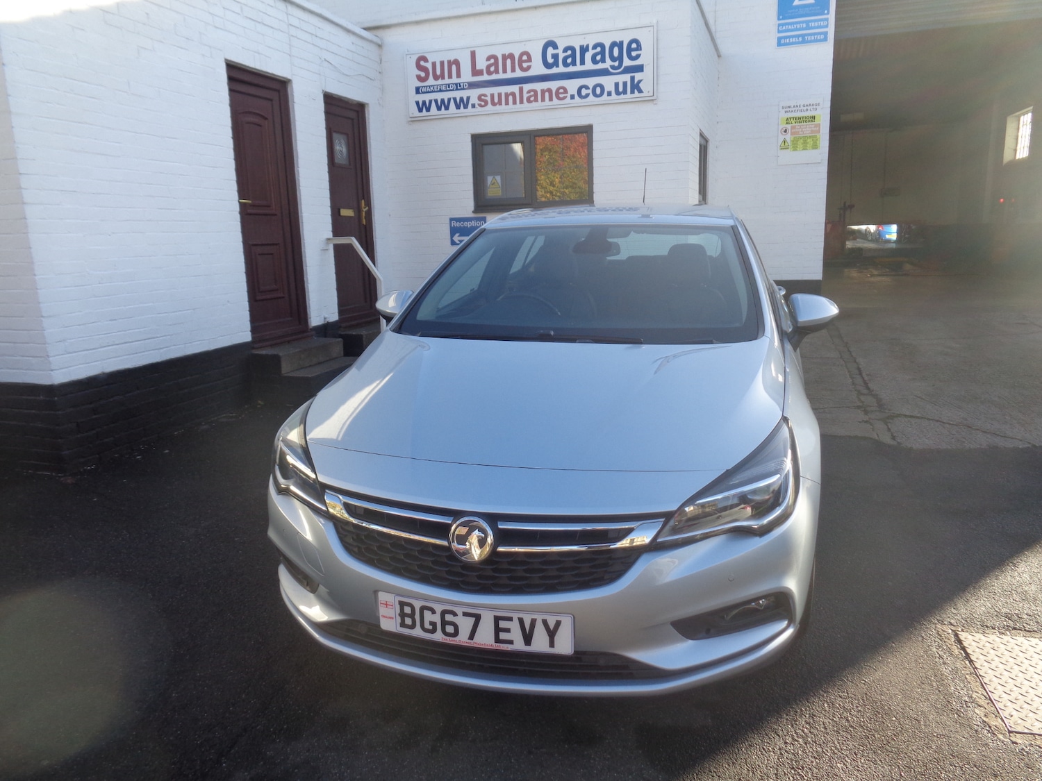 Used Vauxhall Astra 2017 for sale - 76352559: Photo 1