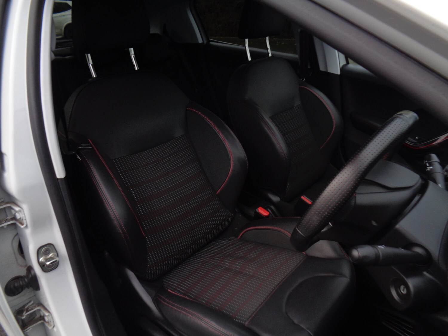 Used Peugeot 208 2015 for sale - 77517787: Photo 11