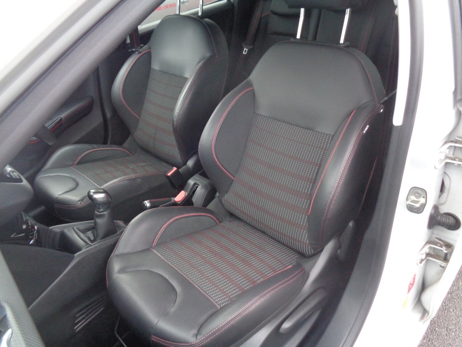 Used Peugeot 208 2015 for sale - 77517787: Photo 14