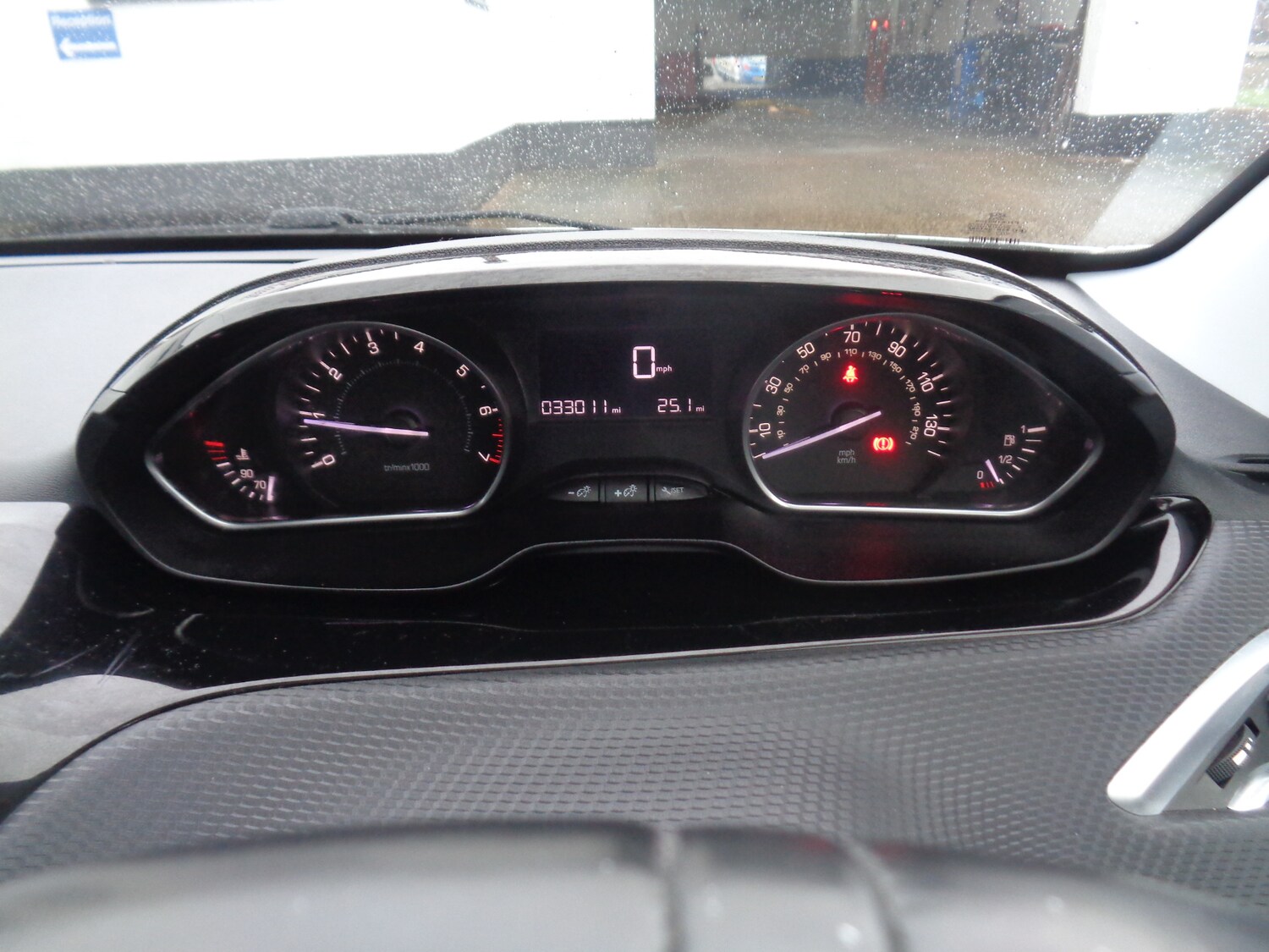 Used Peugeot 208 2015 for sale - 77517787: Photo 25