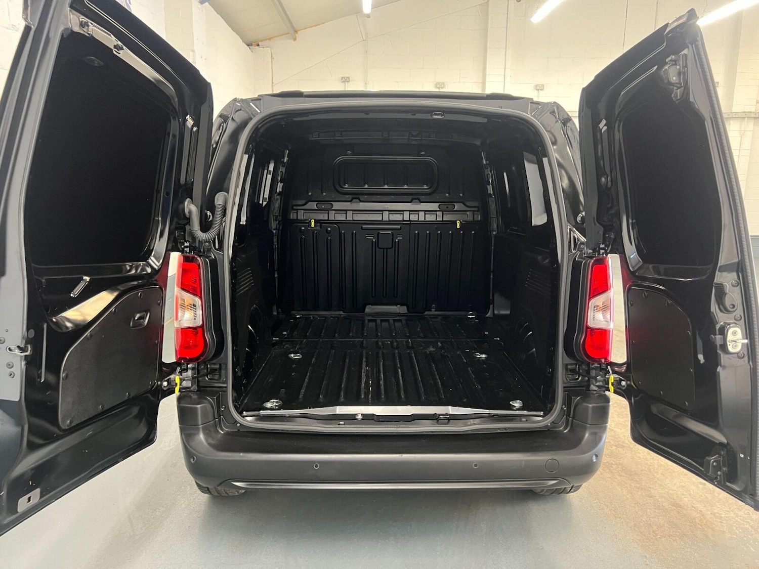 Used Peugeot Partner 2024 for sale - 76116883: Photo 30