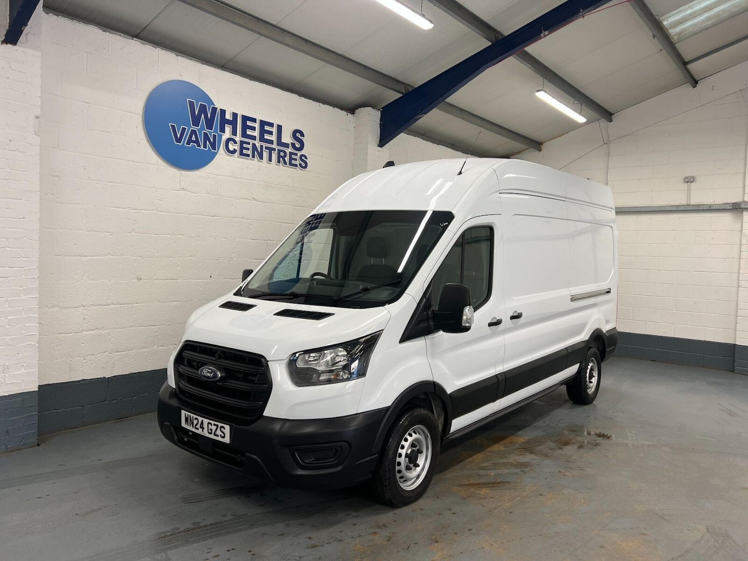 Used Ford Transit 2024 for sale - 76722336: Photo 1