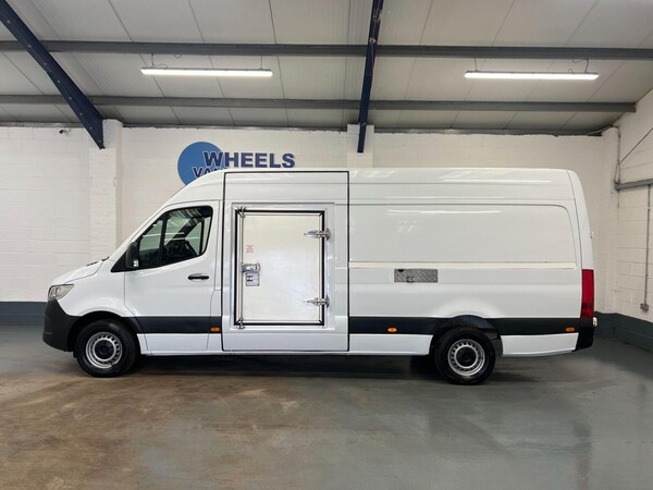 Used Mercedes-Benz Sprinter 2022 for sale - 75675304: Photo 2