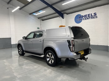 Used Isuzu D-Max 2023 for sale - 77213064: Photo