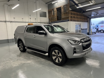 Used Isuzu D-Max 2023 for sale - 77213064: Photo