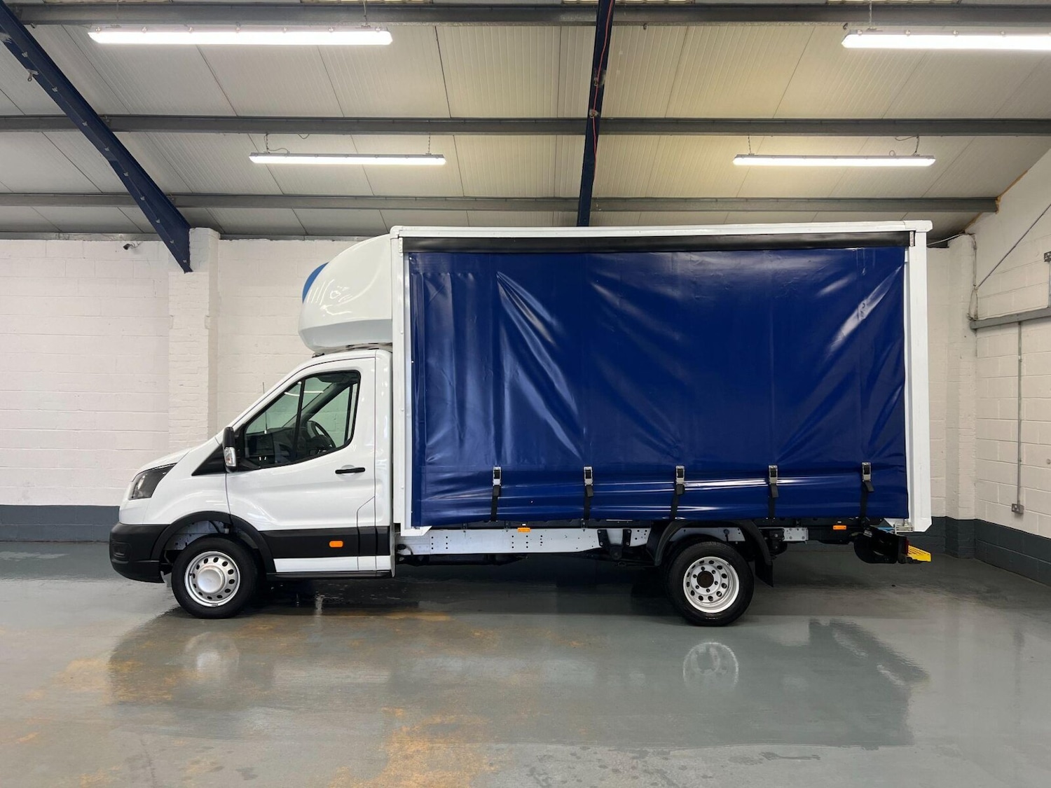 Used Ford Transit 2023 for sale - 76868317: Photo 2