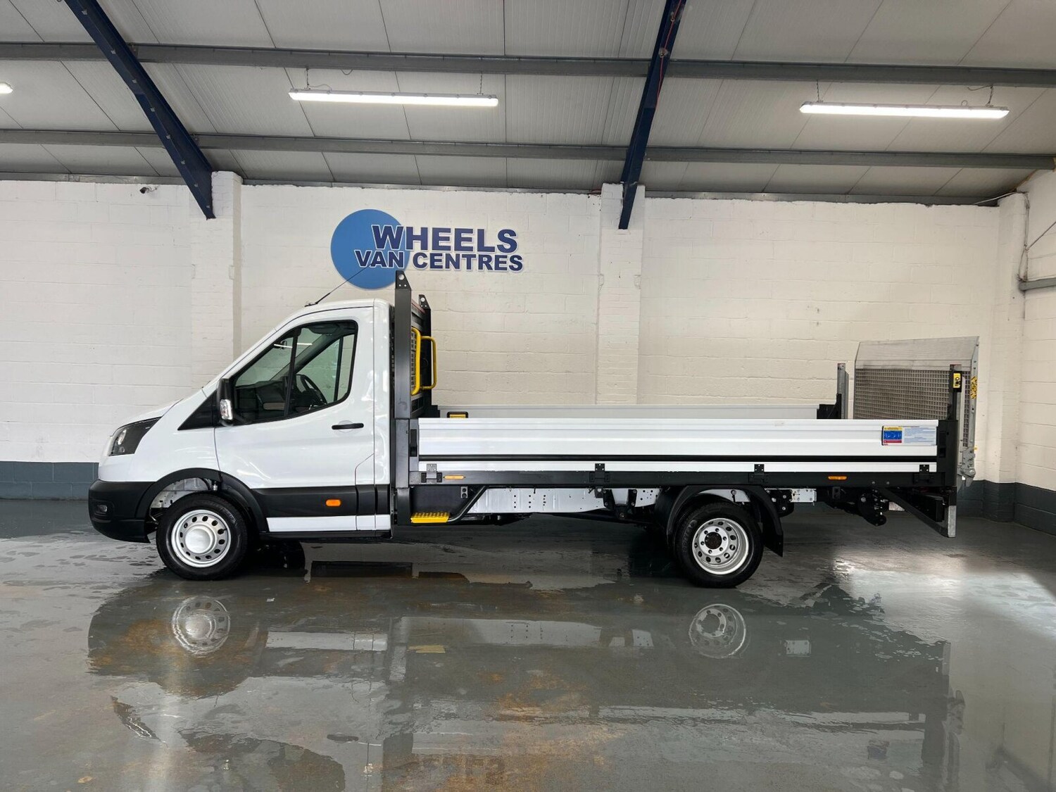 Used Ford Transit 2024 for sale - 76872161: Photo 2