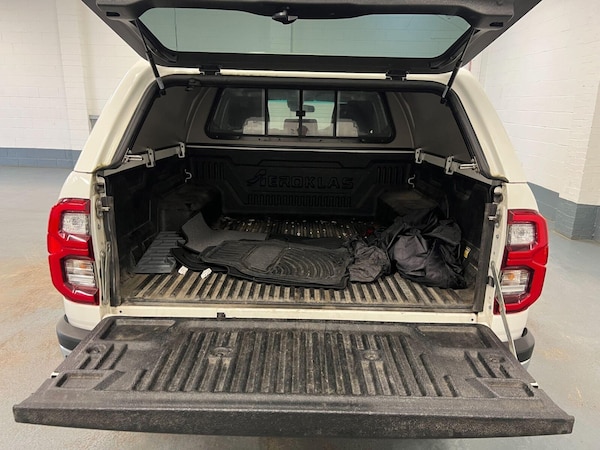 Used Toyota Hilux 2022 for sale - 76272923: Photo 5