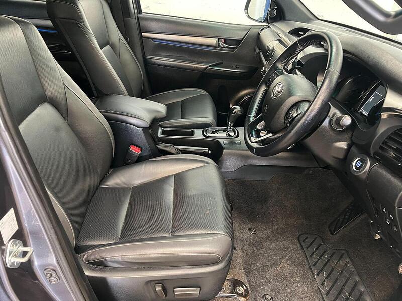 Used Toyota Hilux 2023 for sale - 76904387: Photo 10