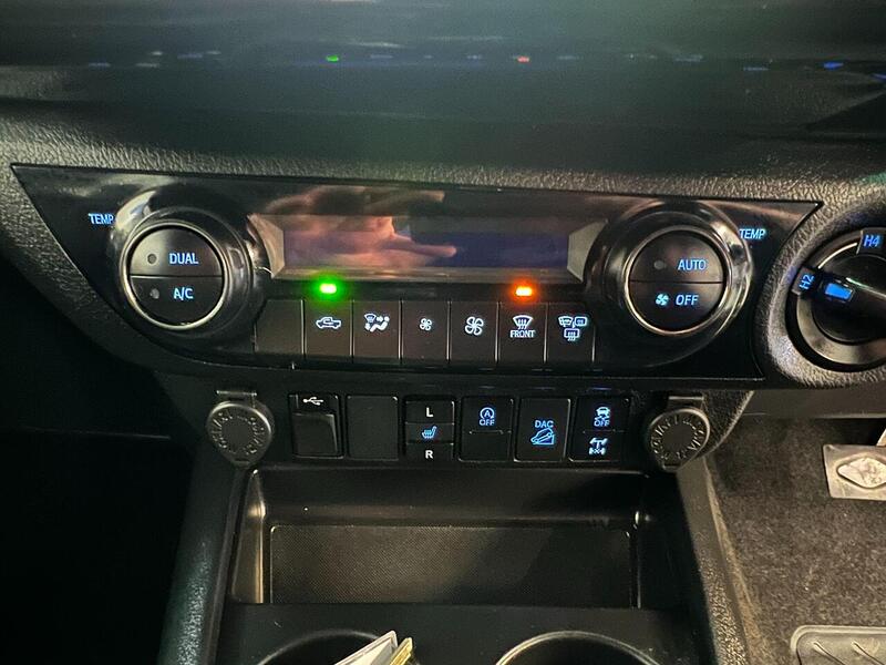 Used Toyota Hilux 2023 for sale - 76904387: Photo 21