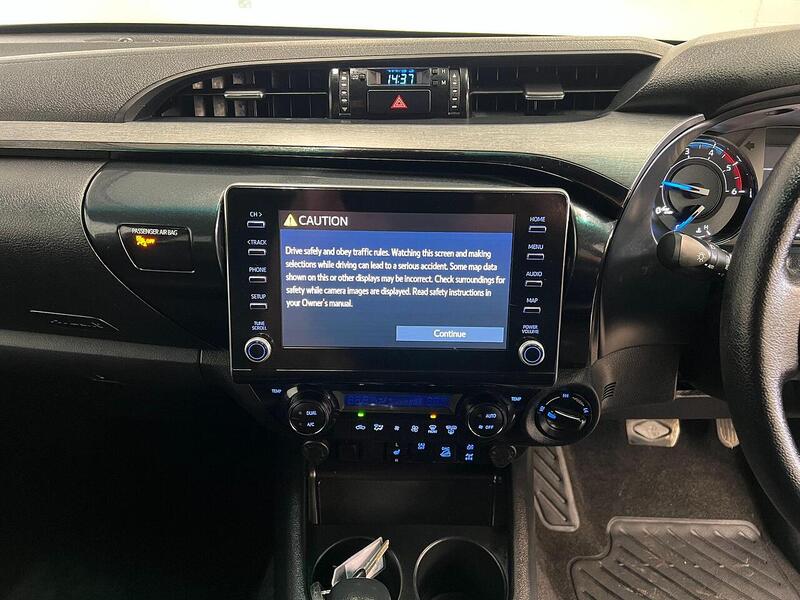 Used Toyota Hilux 2023 for sale - 76904387: Photo 27