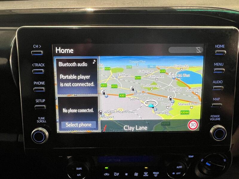 Used Toyota Hilux 2023 for sale - 76904387: Photo 28