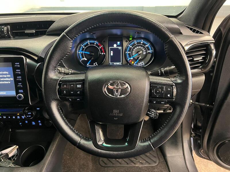 Used Toyota Hilux 2023 for sale - 76904387: Photo 30
