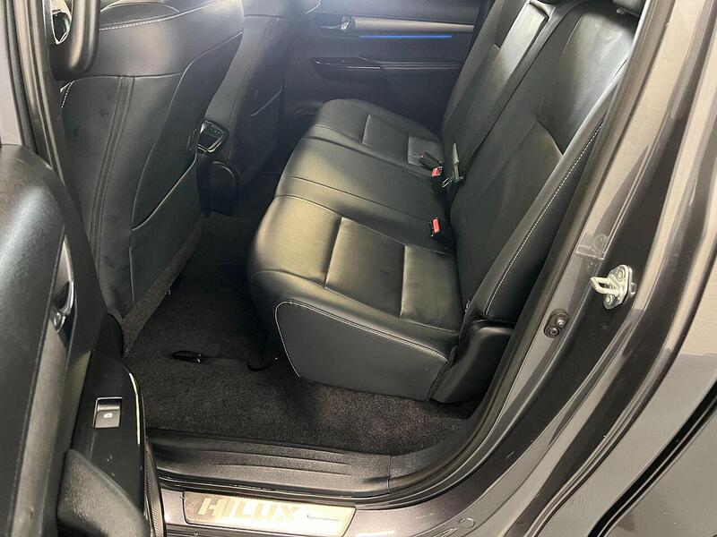 Used Toyota Hilux 2023 for sale - 76904387: Photo 31