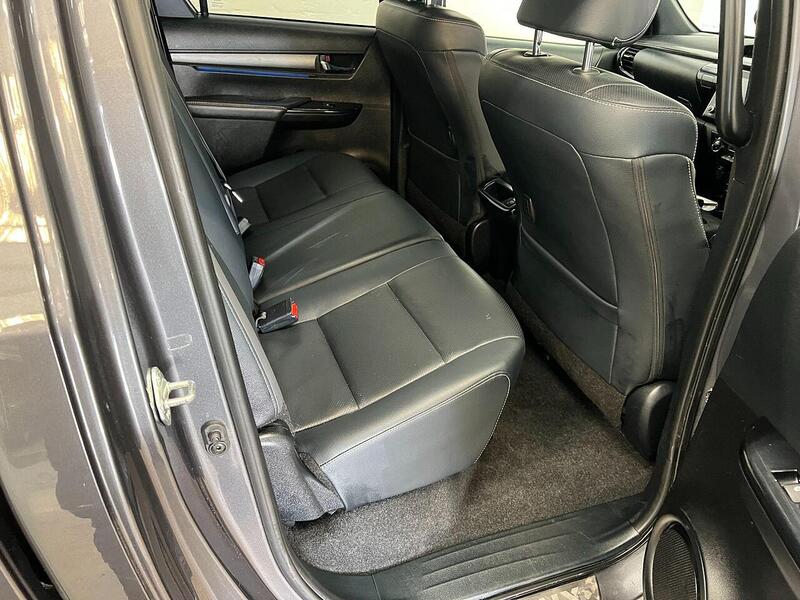 Used Toyota Hilux 2023 for sale - 76904387: Photo 32