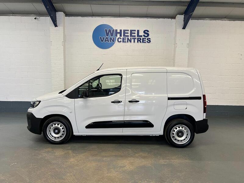 Used Vauxhall Combo 2024 for sale - 76904223: Photo 2