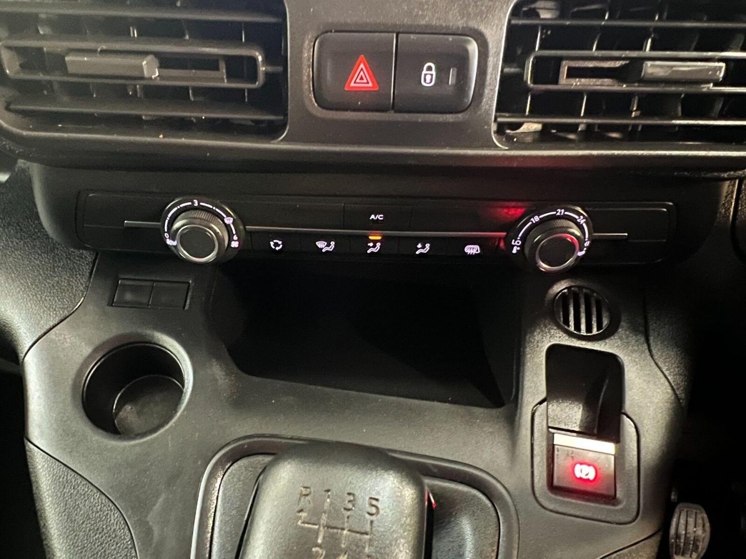 Used Peugeot Partner 2023 for sale - 76140297: Photo 16