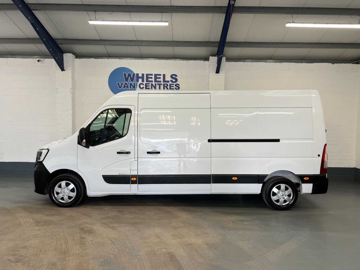 Used Renault Master 2023 for sale - 76870890: Photo 2