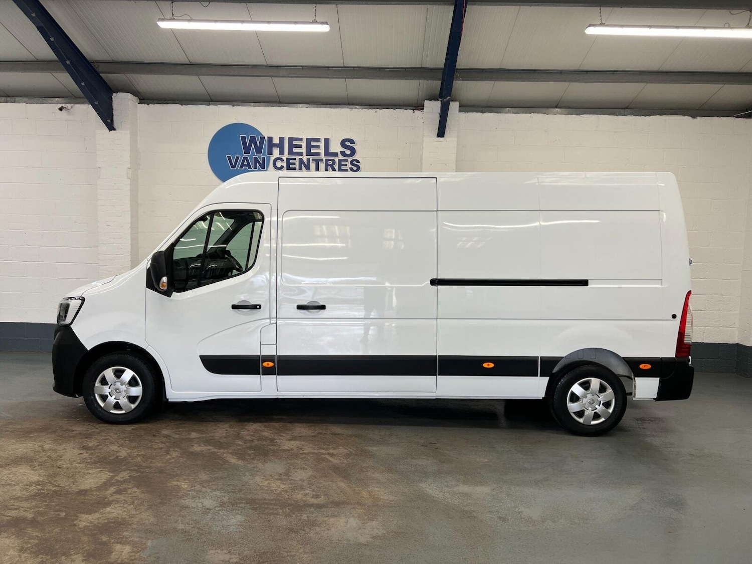 Used Renault Master 2023 for sale - 76328164: Photo 2