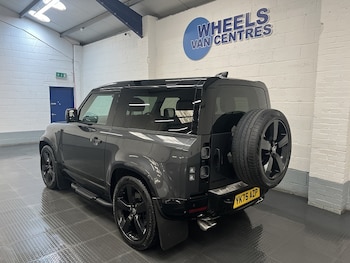 Used Land Rover Defender 2025 for sale - 78964624: Photo