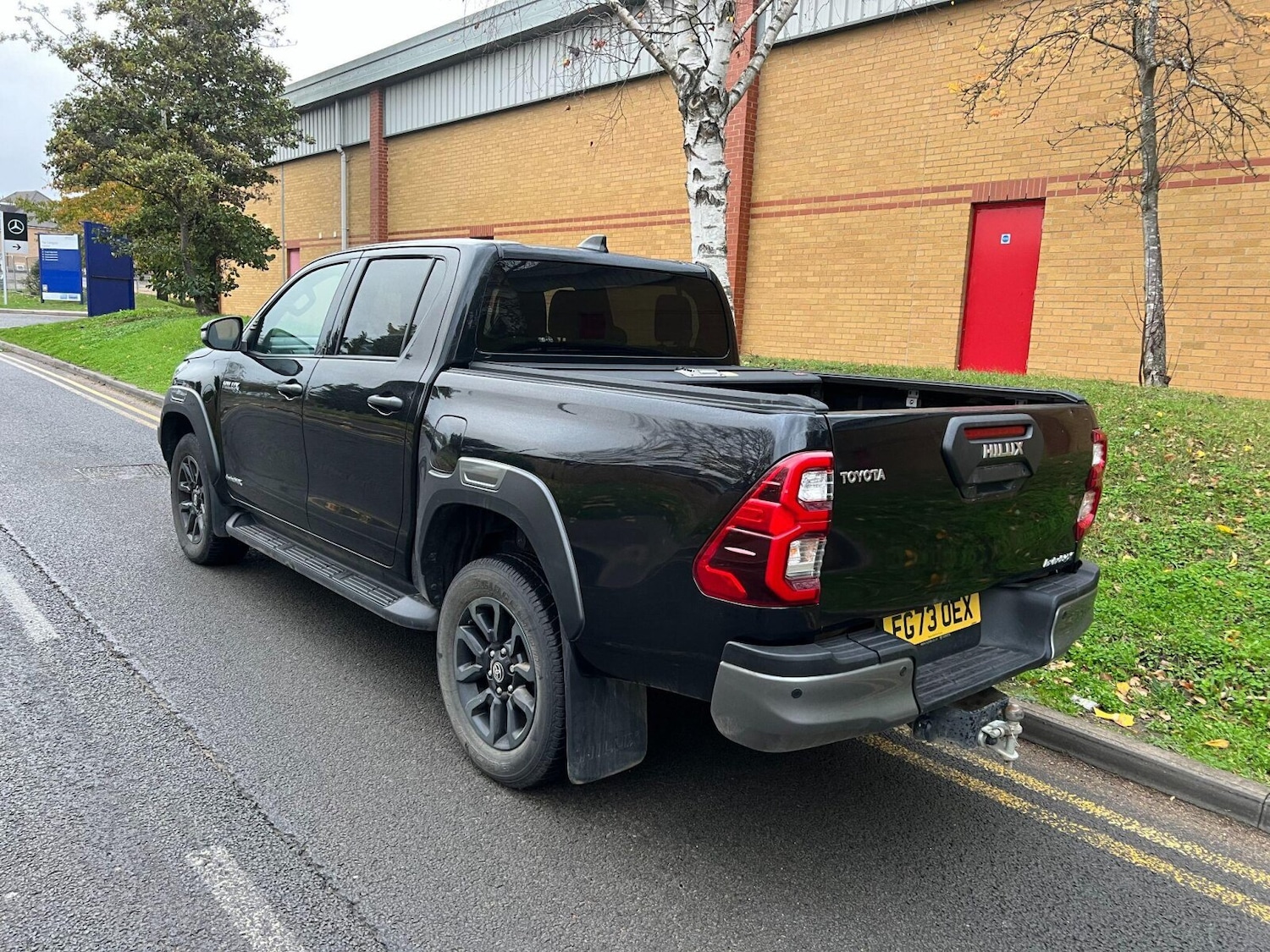 Used Toyota Hilux 2023 for sale - 76479847: Photo 2