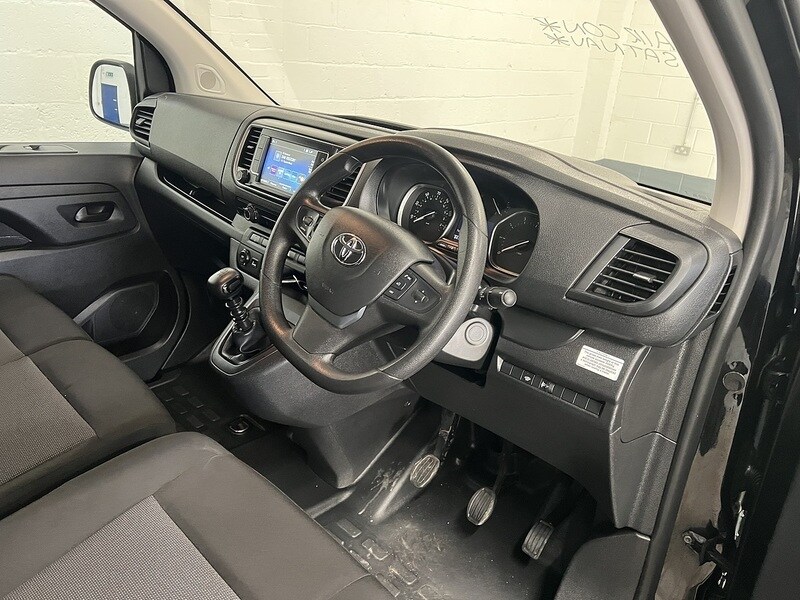 Used Toyota ProAce 2023 for sale - 76904323: Photo 11