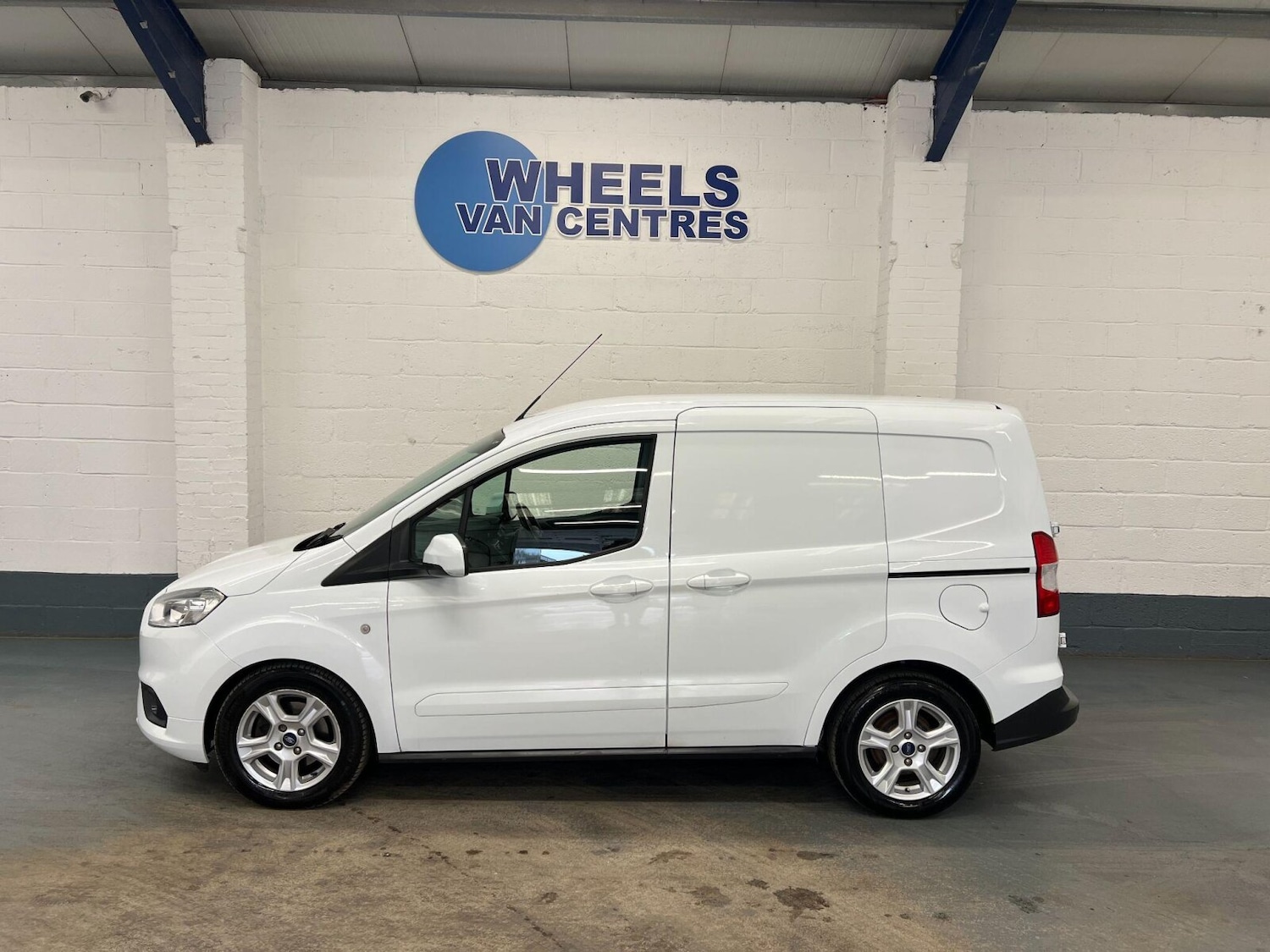 Used Ford Transit Courier 2022 for sale - 76870856: Photo 2