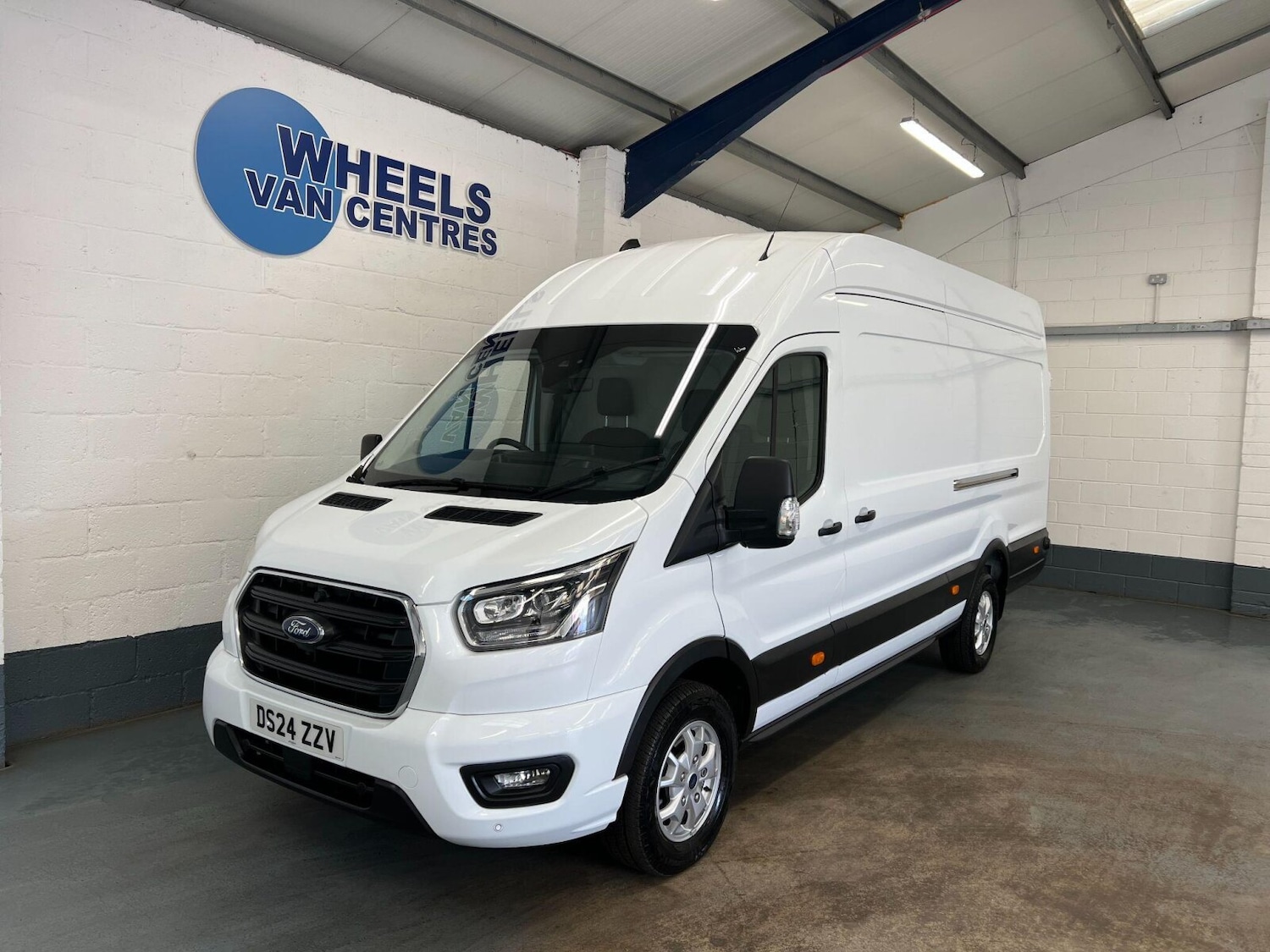 Used Ford Transit 2024 for sale - 76249911: Photo 1