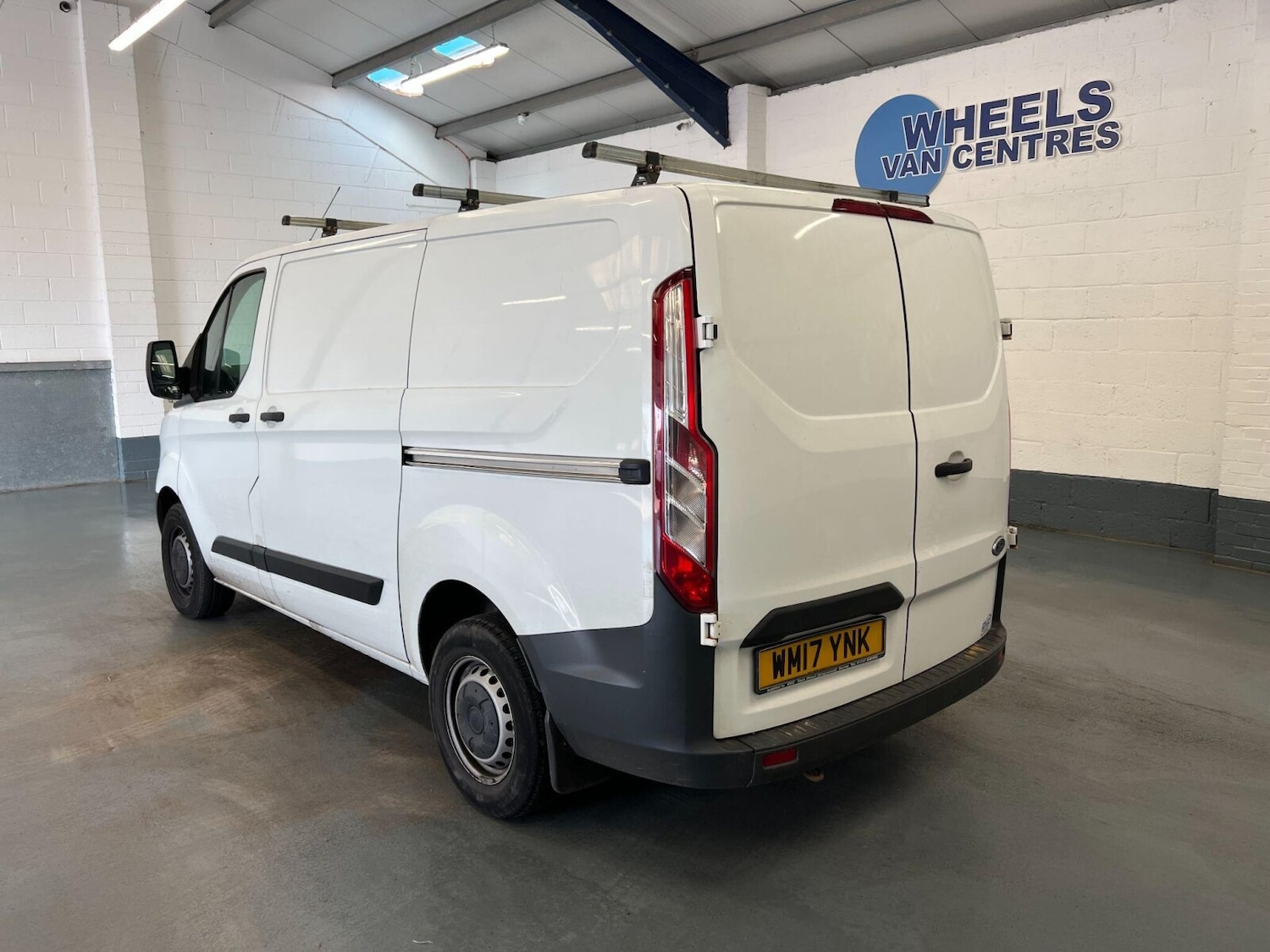 Used Ford Transit Custom 2017 for sale - 76112379: Photo 2