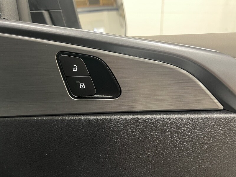 Used Volkswagen Amarok 2024 for sale - 77937341: Photo 13