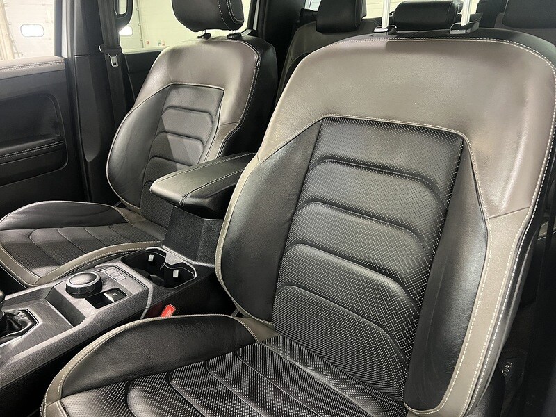 Used Volkswagen Amarok 2024 for sale - 77937341: Photo 32