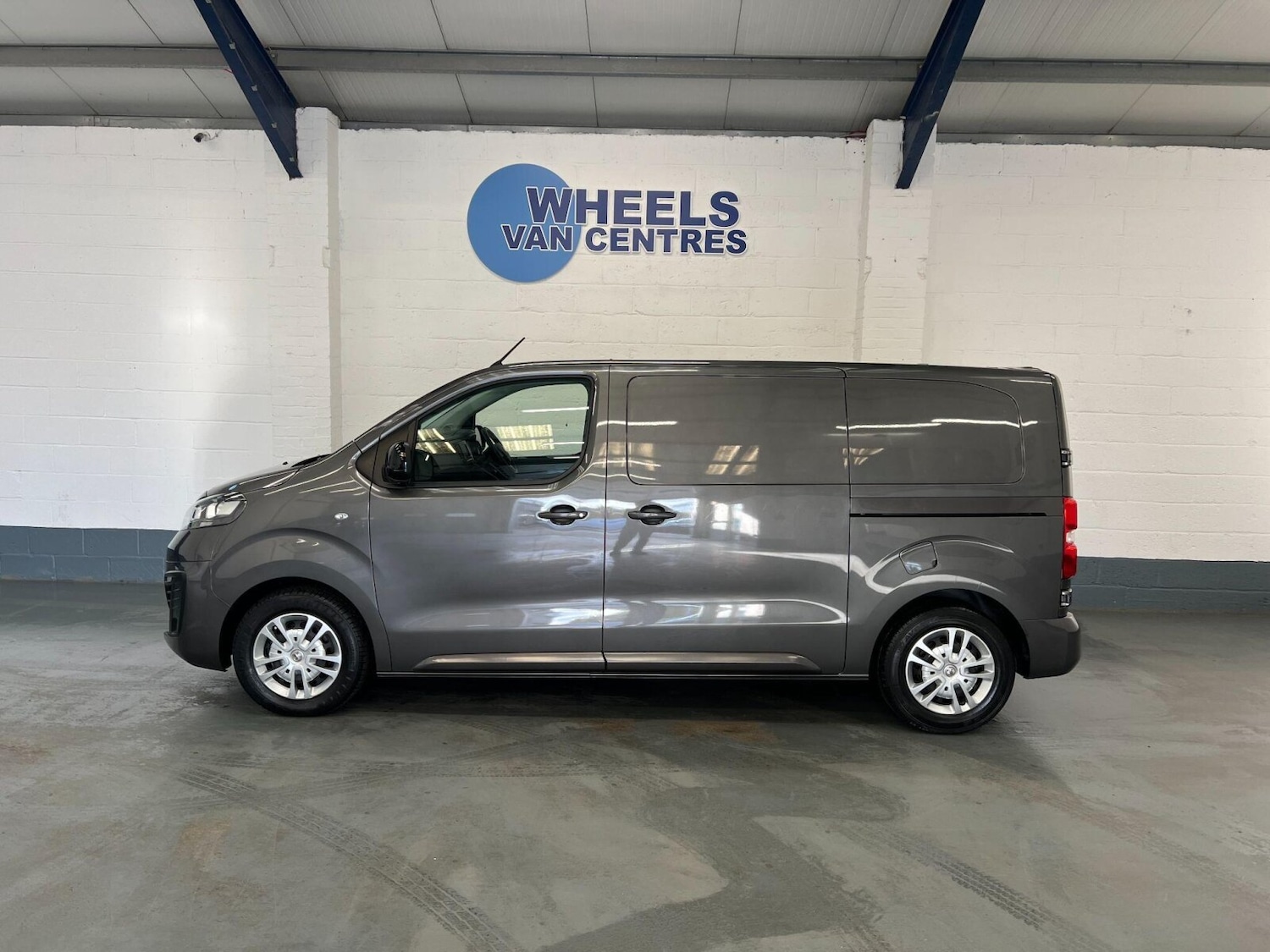 Used Vauxhall Vivaro 2023 for sale - 76870509: Photo 2