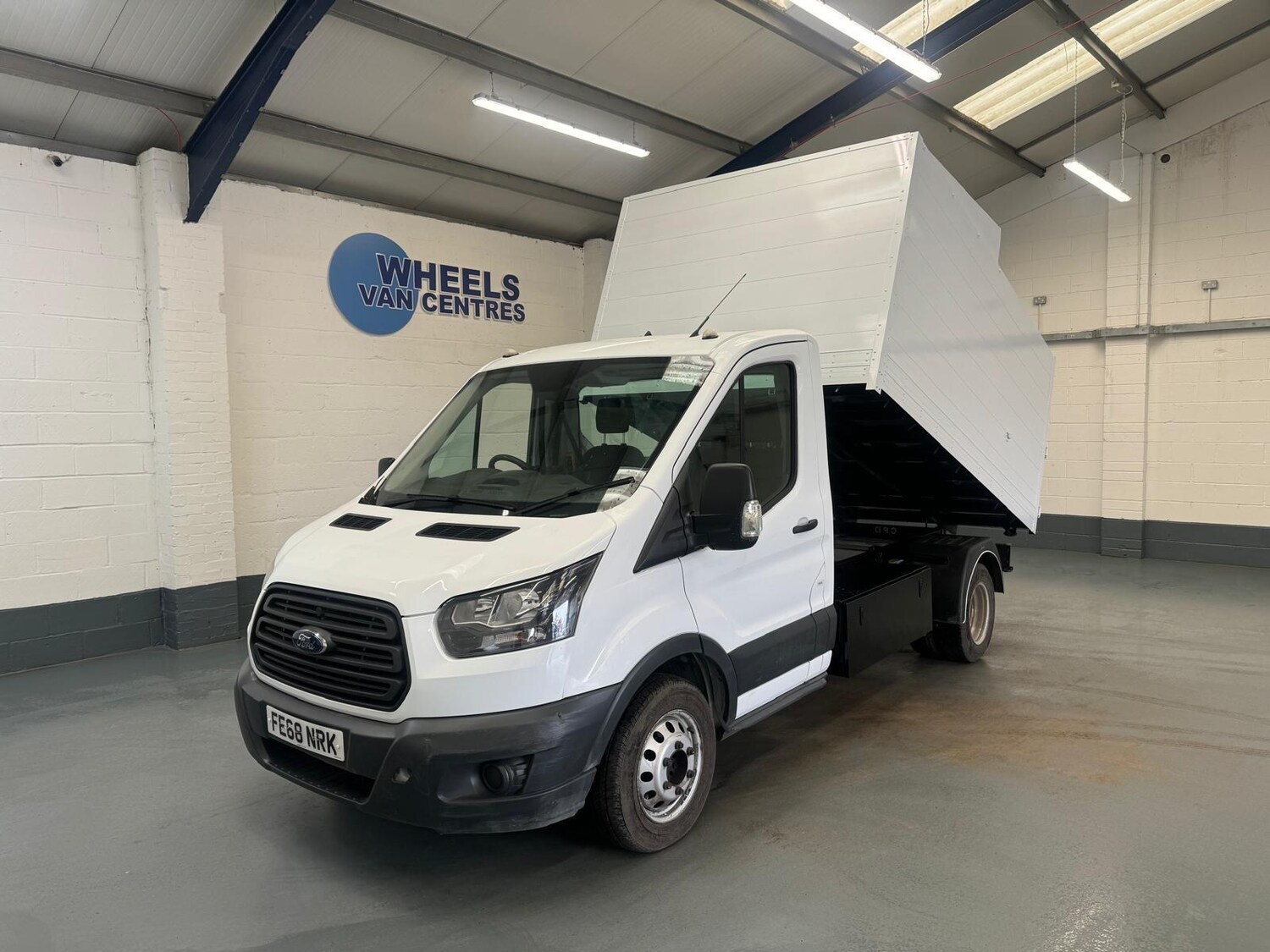 2018 Ford Transit 2.0 350 EcoBlue RWD L2 H1 Euro 6 2dr (DRW) Tipper Diesel Manua - Picture 1 of 7