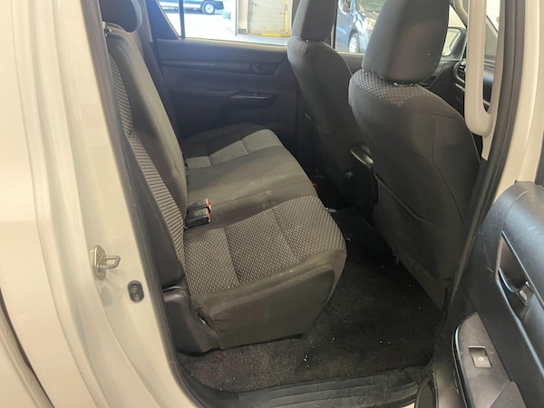 Used Toyota Hilux 2017 for sale - 76140048: Photo 10