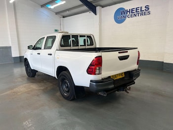 Used Toyota Hilux 2017 for sale - 76140048: Photo 2