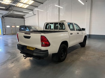Used Toyota Hilux 2017 for sale - 76140048: Photo 3