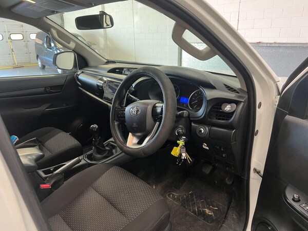 Used Toyota Hilux 2017 for sale - 76140048: Photo 5