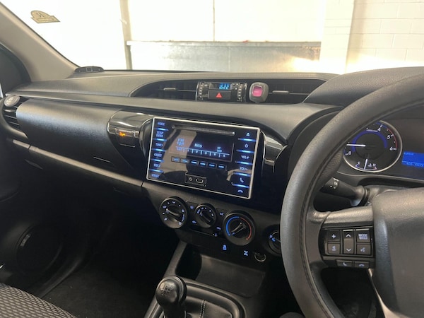 Used Toyota Hilux 2017 for sale - 76140048: Photo 8
