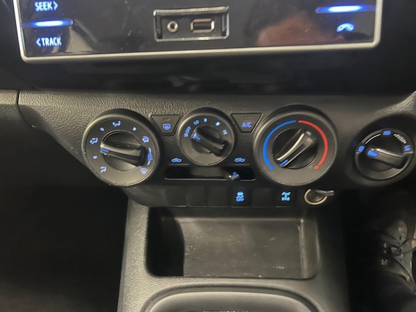 Used Toyota Hilux 2017 for sale - 76140048: Photo 9