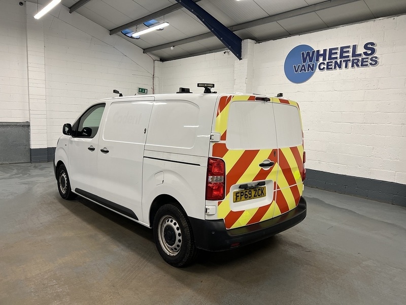 Used Vauxhall Vivaro 2019 for sale - 76982525: Photo 2