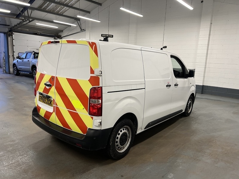 Used Vauxhall Vivaro 2019 for sale - 76982525: Photo 3