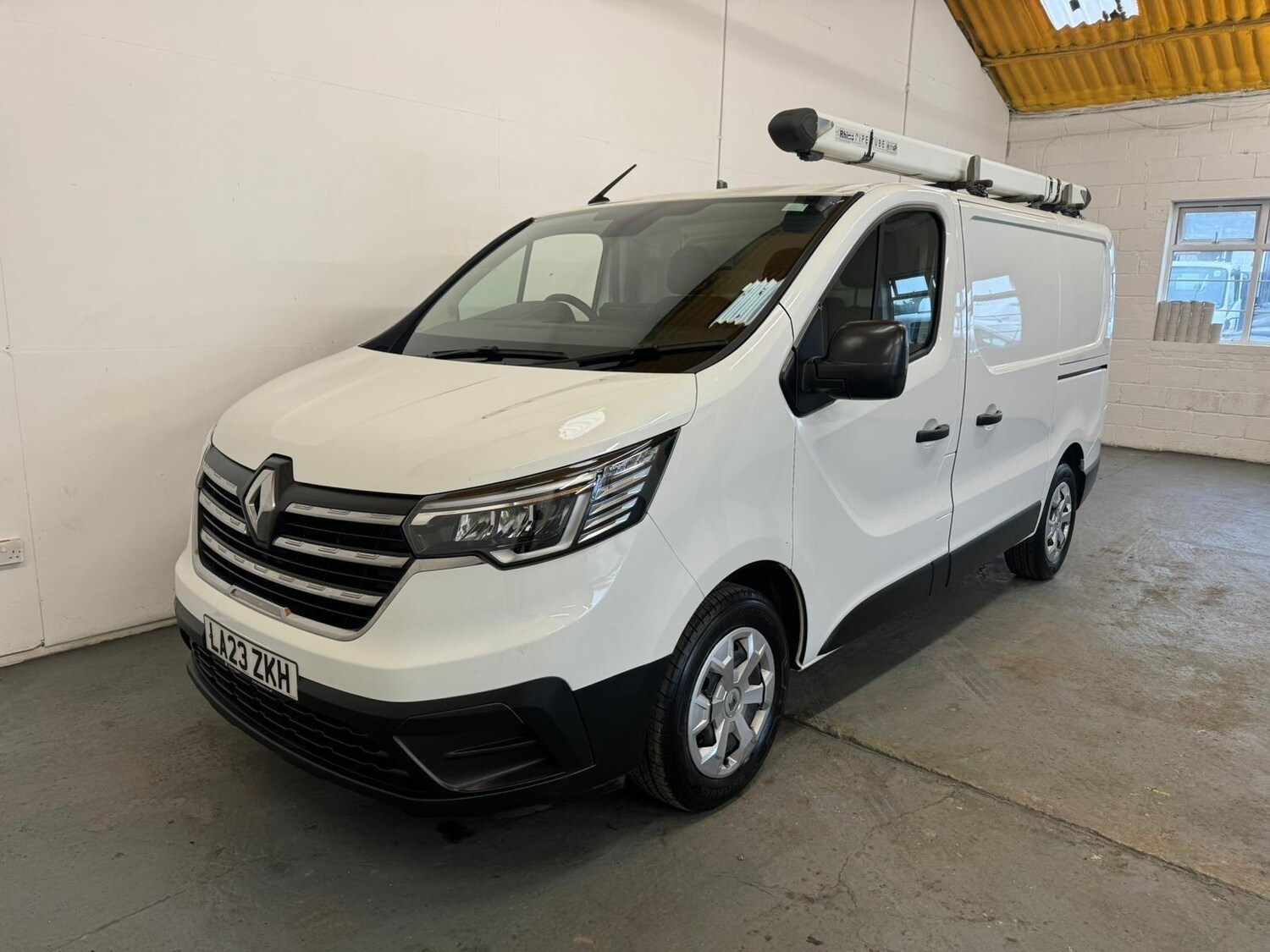 2023 Renault Trafic 2.0 dCi Blue 30 Advance SWB Euro 6 (s/s) 5dr Panel Van Diese - Picture 1 of 24