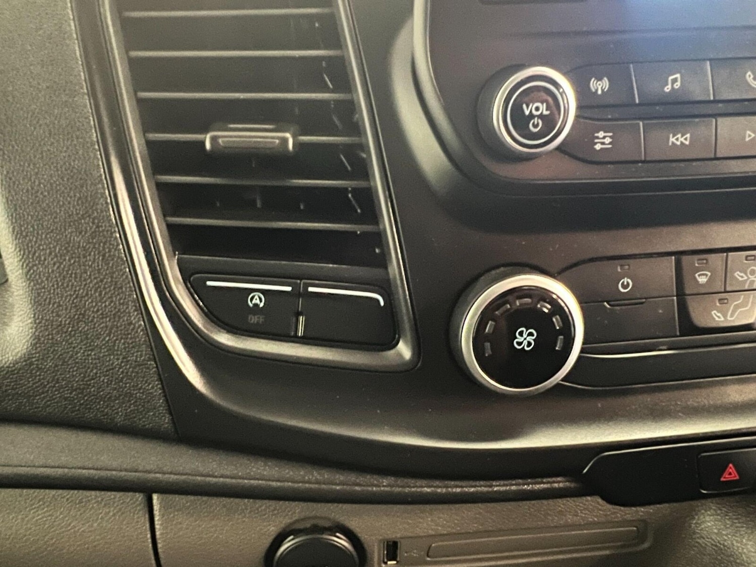 Used Ford Transit 2023 for sale - 76384353: Photo 26