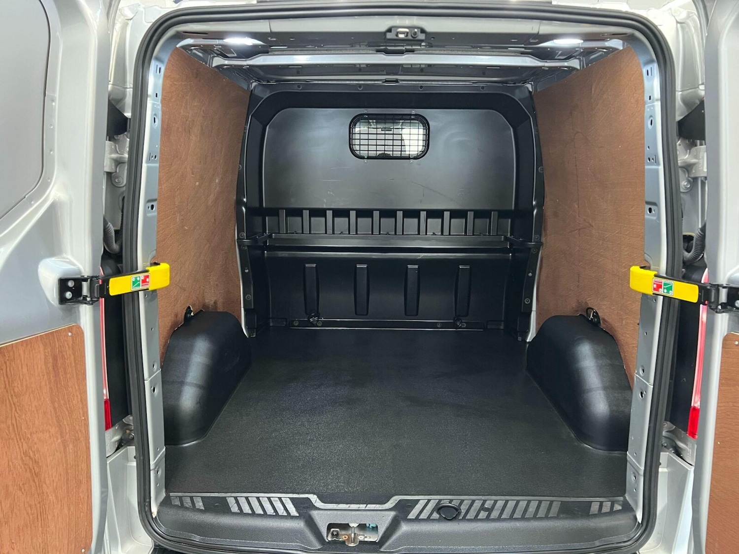 Used Ford Transit Custom 2022 for sale - 76868812: Photo 32