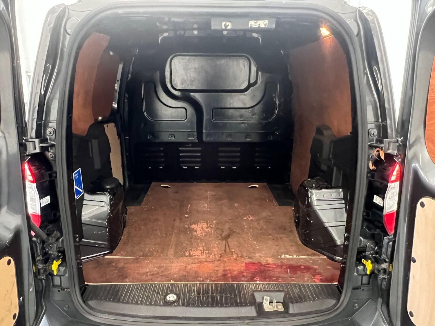 Used Ford Transit Courier 2020 for sale - 76375549: Photo 5