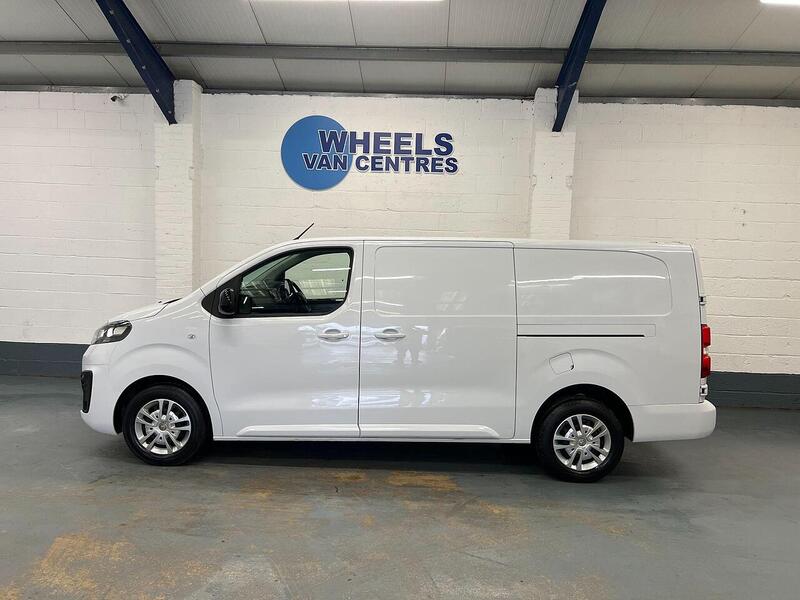 Used Vauxhall Vivaro 2022 for sale - 76903929: Photo 2