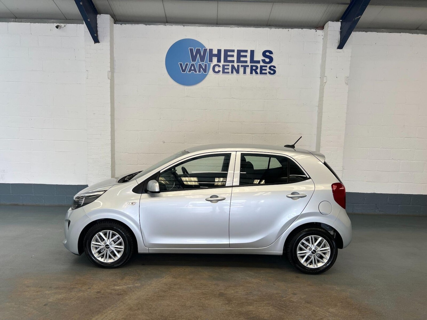Used Kia Picanto 2023 for sale - 76528922: Photo 2