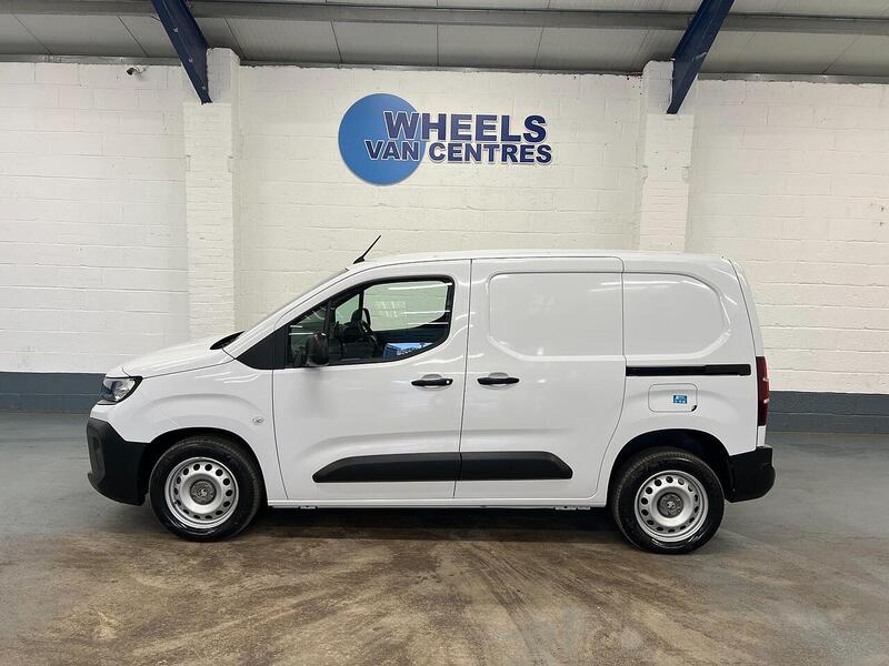 Used Vauxhall Combo 2024 for sale - 76904360: Photo 2